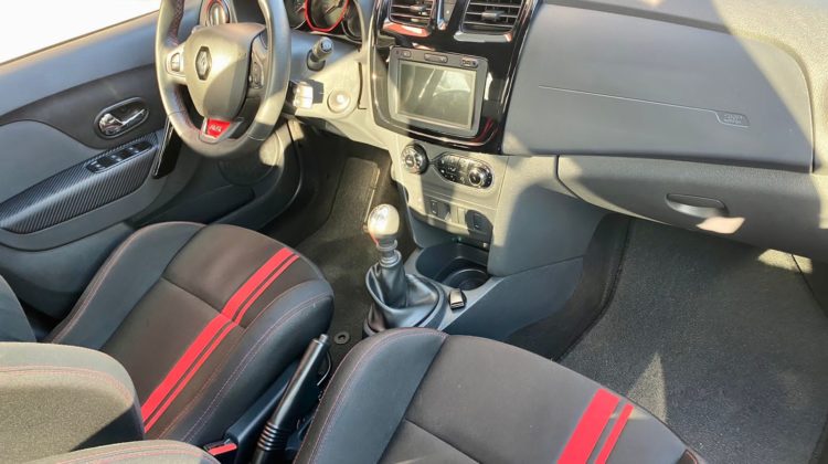 RENAULT SANDERO RS 2.0