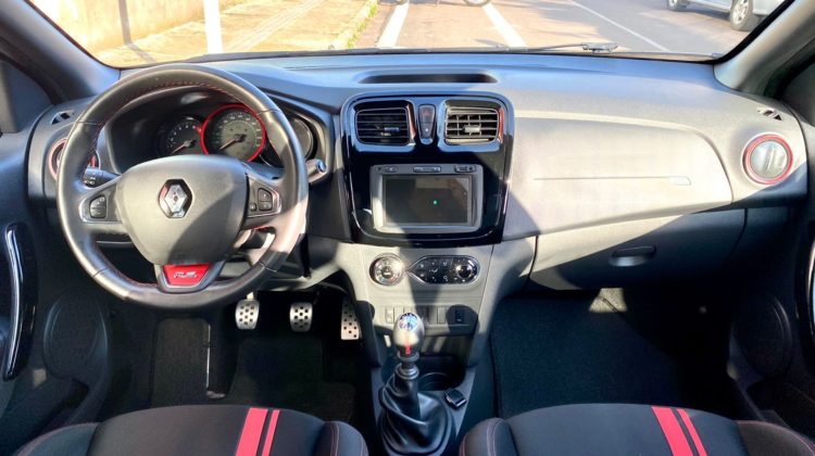 RENAULT SANDERO RS 2.0