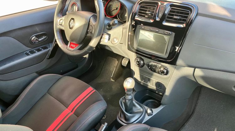 RENAULT SANDERO RS 2.0