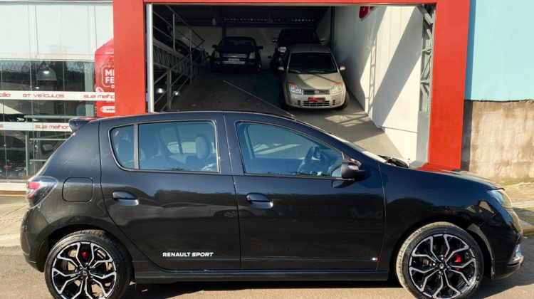 RENAULT SANDERO RS 2.0