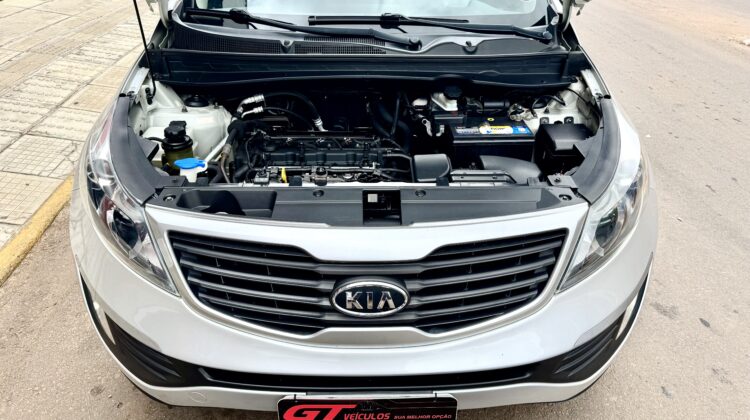 KIA SPORTAGE LX 2.0