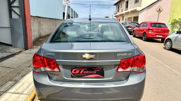 CHEVROLET CRUZE SEDAN LT 1.8