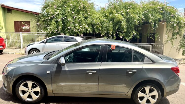 CHEVROLET CRUZE SEDAN LT 1.8
