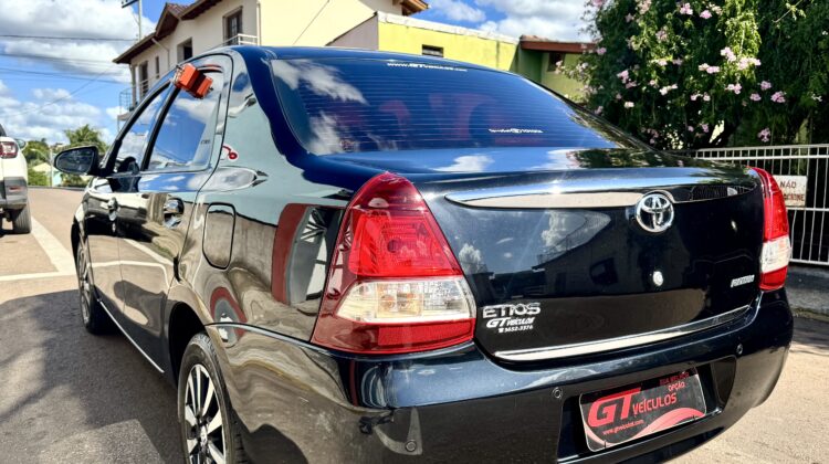 TOYOTA ETIOS SEDAN PLATINUM 1.5