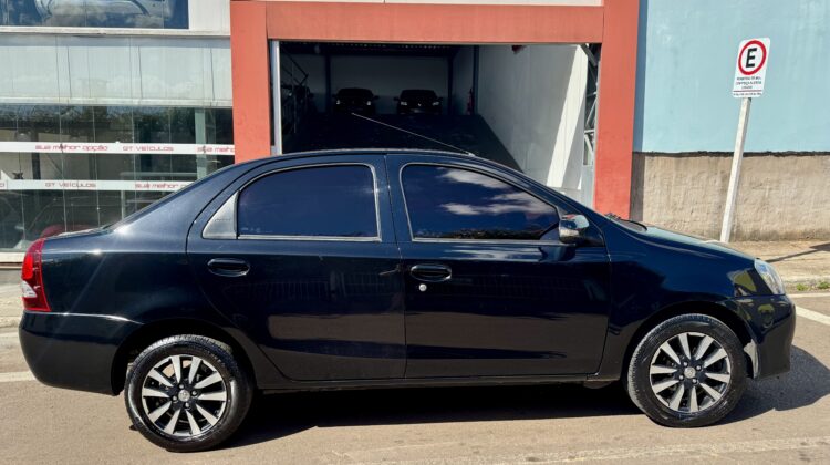 TOYOTA ETIOS SEDAN PLATINUM 1.5