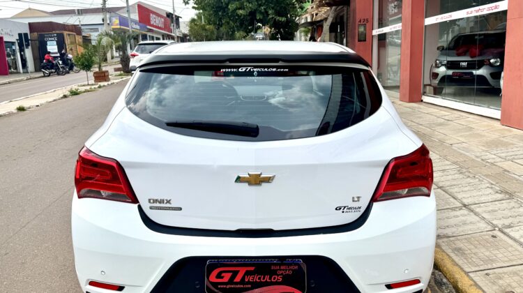 CHEVROLET ONIX LT 1.4