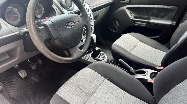FORD FIESTA SEDAN 1.6