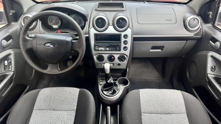 FORD FIESTA SEDAN 1.6