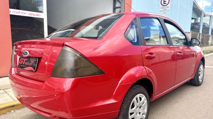 FORD FIESTA SEDAN 1.6