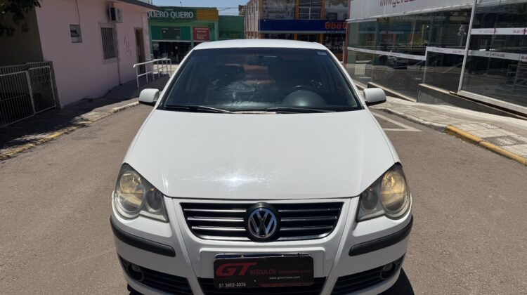 VOLKSWAGEN POLO SEDAN 1.6