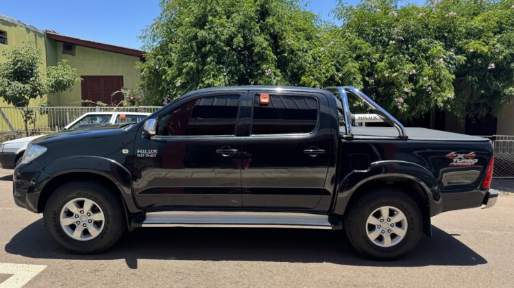 TOYOTA HILUX SRV 3.0 4X4