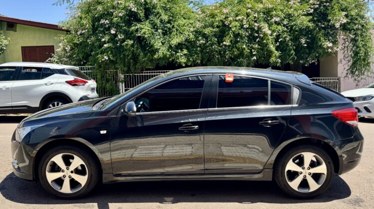 CHEVROLET CRUZE HT LT 1.8