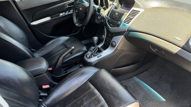 CHEVROLET CRUZE HT LT 1.8