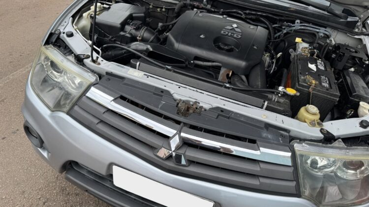 MITSUBISHI L200 TRITON HPE 3.2