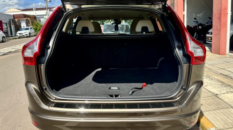 VOLVO XC60 KIN T5 2.0