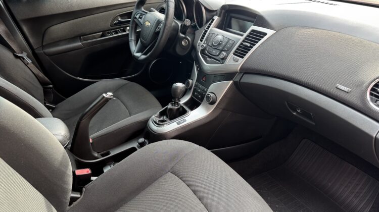CHEVROLET CRUZE HATCH LT 1.8