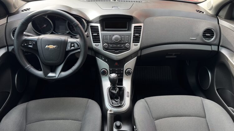 CHEVROLET CRUZE HATCH LT 1.8
