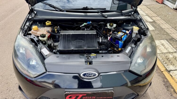 FORD FIESTA SEDAN 1.6
