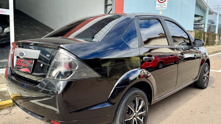 FORD FIESTA SEDAN 1.6