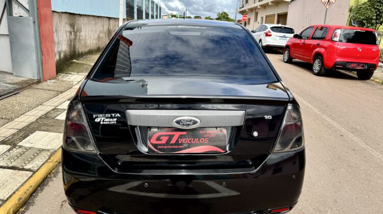 FORD FIESTA SEDAN 1.6