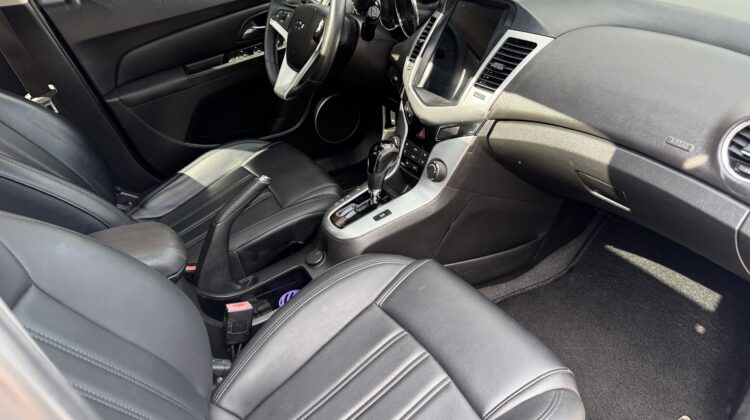 CHEVROLET CRUZE HT LTZ 1.8