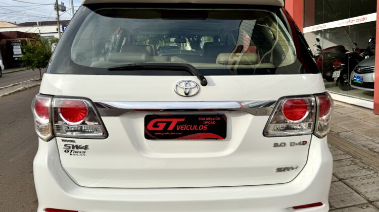 TOYOTA SW4 SRV 4×4 3.0 2014