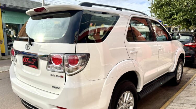 TOYOTA SW4 SRV 4×4 3.0 2014