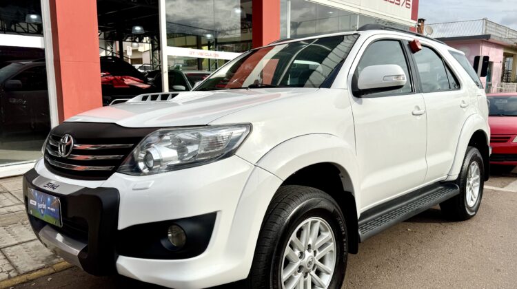 TOYOTA SW4 SRV 4×4 3.0 2014