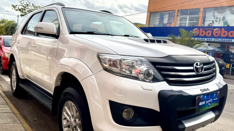 TOYOTA SW4 SRV 4×4 3.0 2014