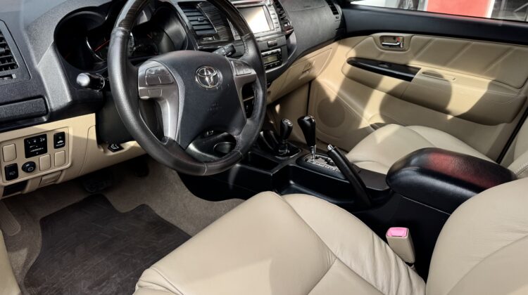 TOYOTA SW4 SRV 4×4 3.0 2014
