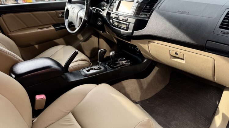 TOYOTA SW4 SRV 4×4 3.0 2014