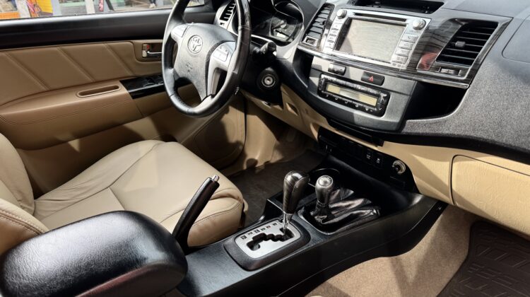 TOYOTA SW4 SRV 4×4 3.0 2014