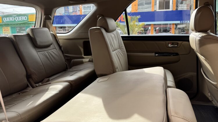 TOYOTA SW4 SRV 4×4 3.0 2014
