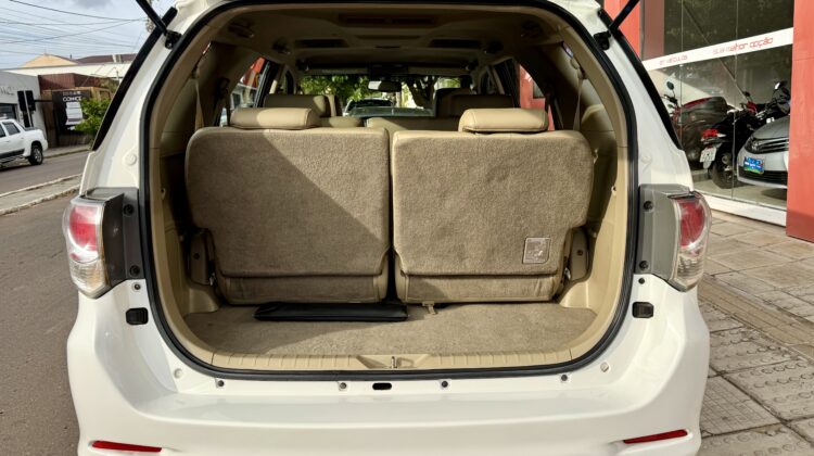 TOYOTA SW4 SRV 4×4 3.0 2014
