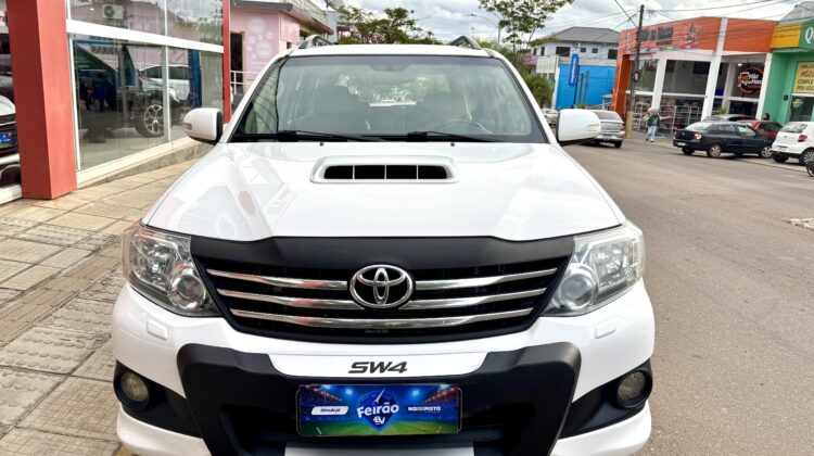TOYOTA SW4 SRV 4×4 3.0 2014