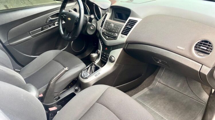 CHEVROLET CRUZE SEDAN LT 1.8