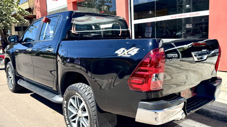 TOYOTA HILUX SRV 4X4 2.8 TDIESEL