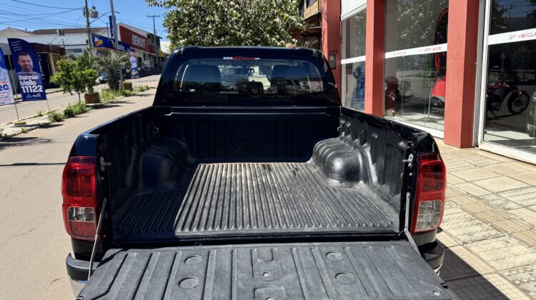 TOYOTA HILUX SRV 4X4 2.8 TDIESEL