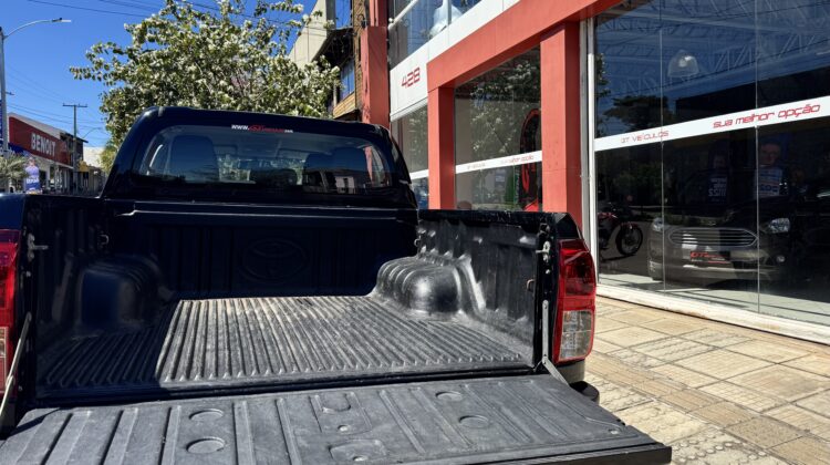 TOYOTA HILUX SRV 4X4 2.8 TDIESEL